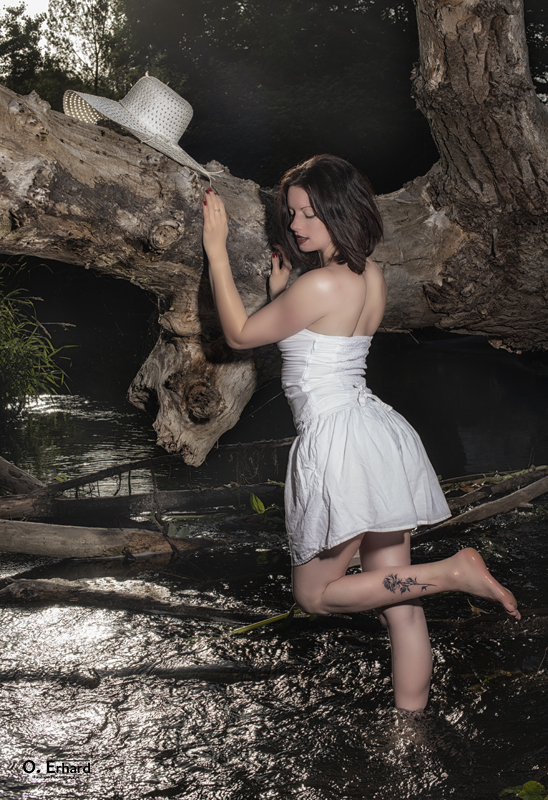 Anaïs à la rivière